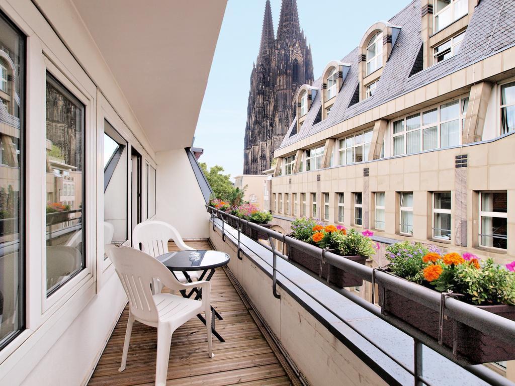 Callas Am Dom Keulen Buitenkant foto